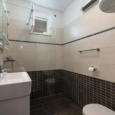 Uljevic-close To The * تروغير