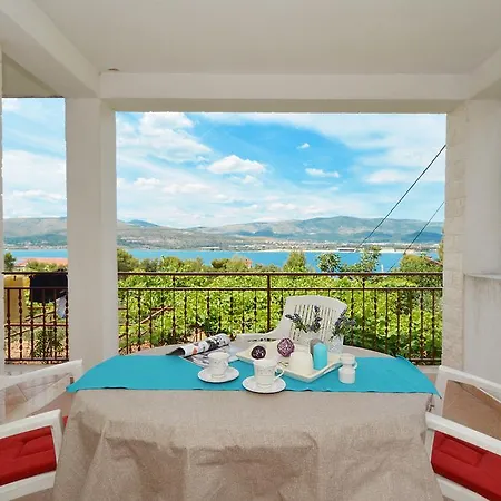 Apartment Uljevic *