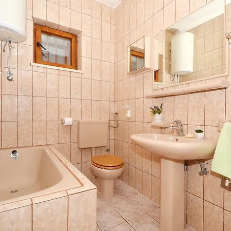 Uljevic Apartment Trogir
