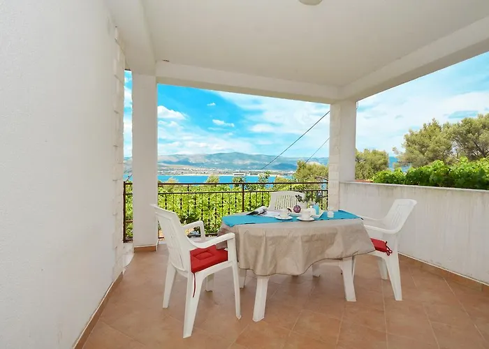 Uljevic-close To The Lejlighed Trogir