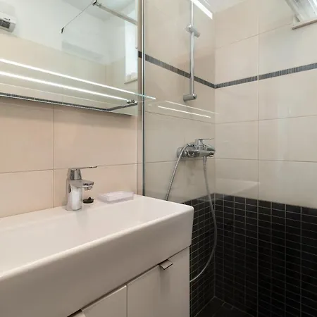 Appartement Uljevic-close To The *