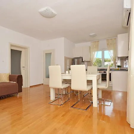 Uljevic Apartment *
