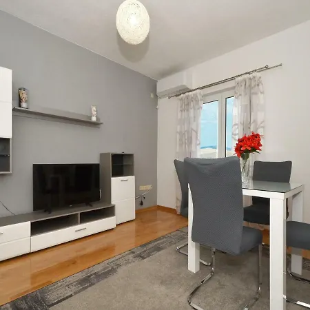 Apartment Uljevic *