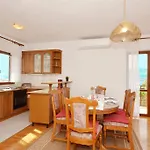 Apartman Uljevic-close To The *