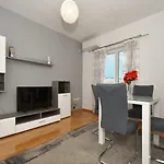 Apartman Uljevic-close To The *